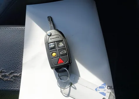 2013 Volvo Xc90 3.2/3.2 Platinum/3.2 Premier Plus from USA, damaged, VIN YV4952CZ3D1647102